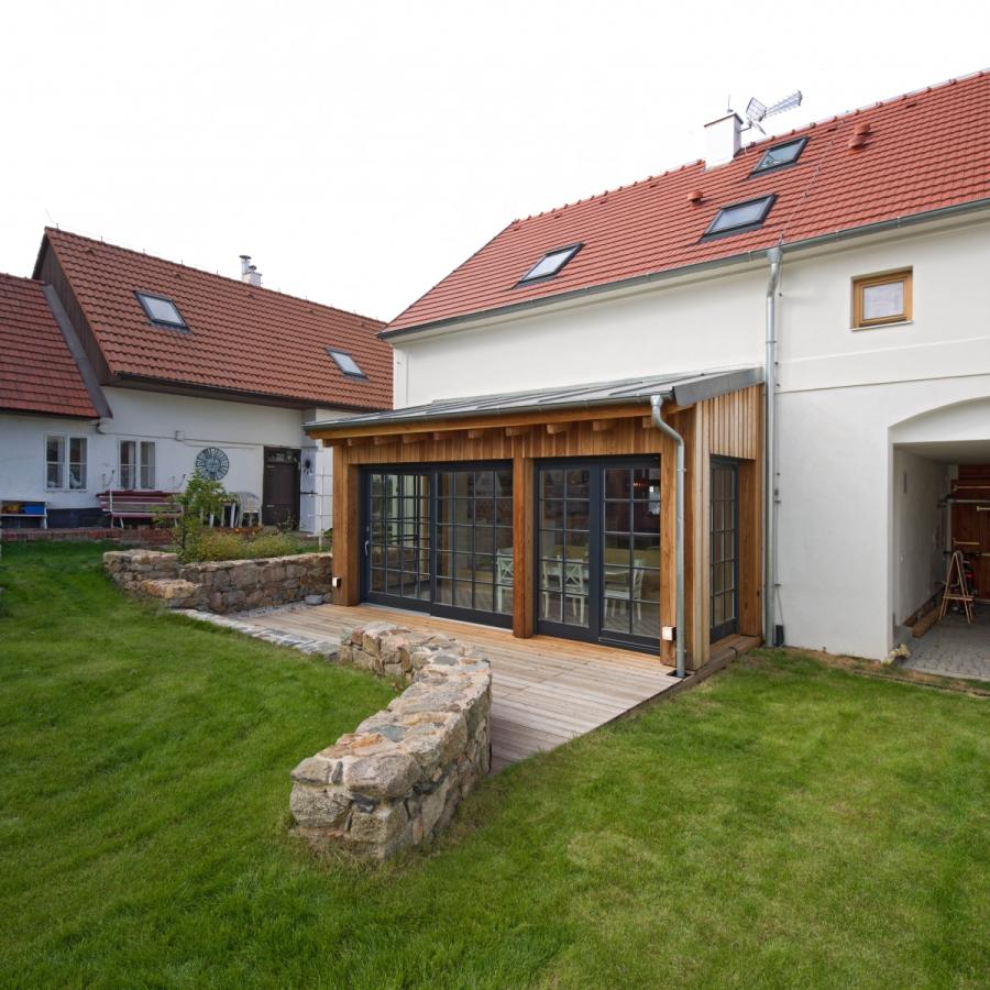 citlivá přístavba a rekonstrukce rodinného domu na venkově z přírodních materiálů venkovský styl - TASTRUKTURA
